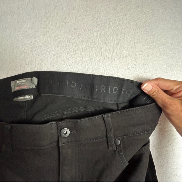 Torrid size 20R Black Jeans Bombshell Skinny Premium Stretch (687) - Picture 13 of 15